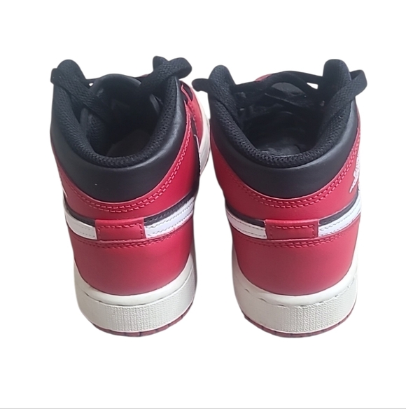 Nike Air Jordan Mid 1 Boys Sneakers Black and Red Youth 4.5 - Picture 6 of 8